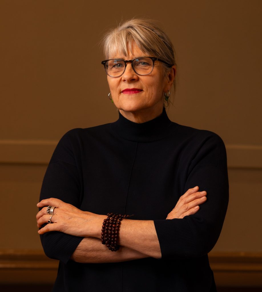 Irene Holub headshot